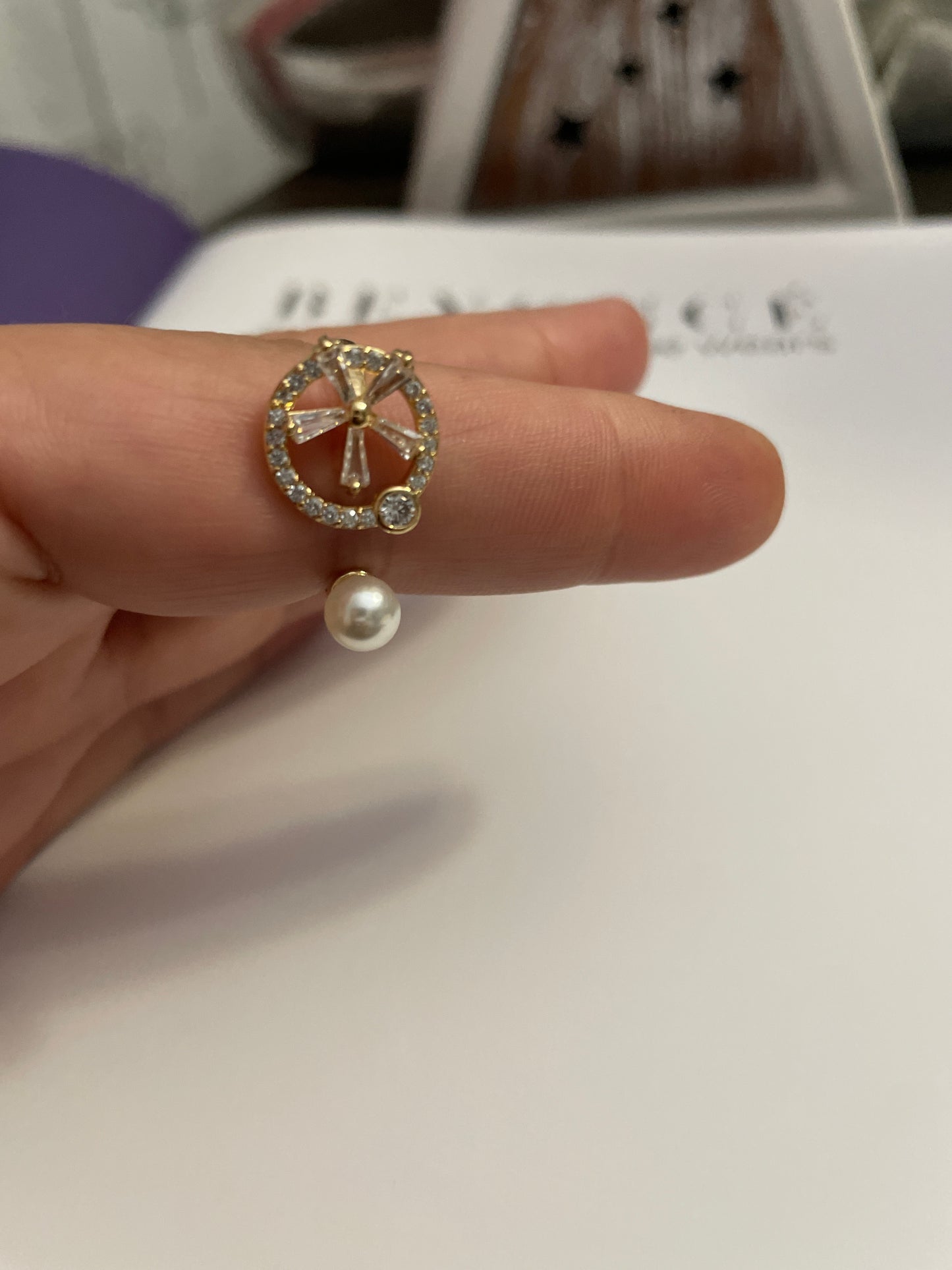 Sortija con perla y zirconia