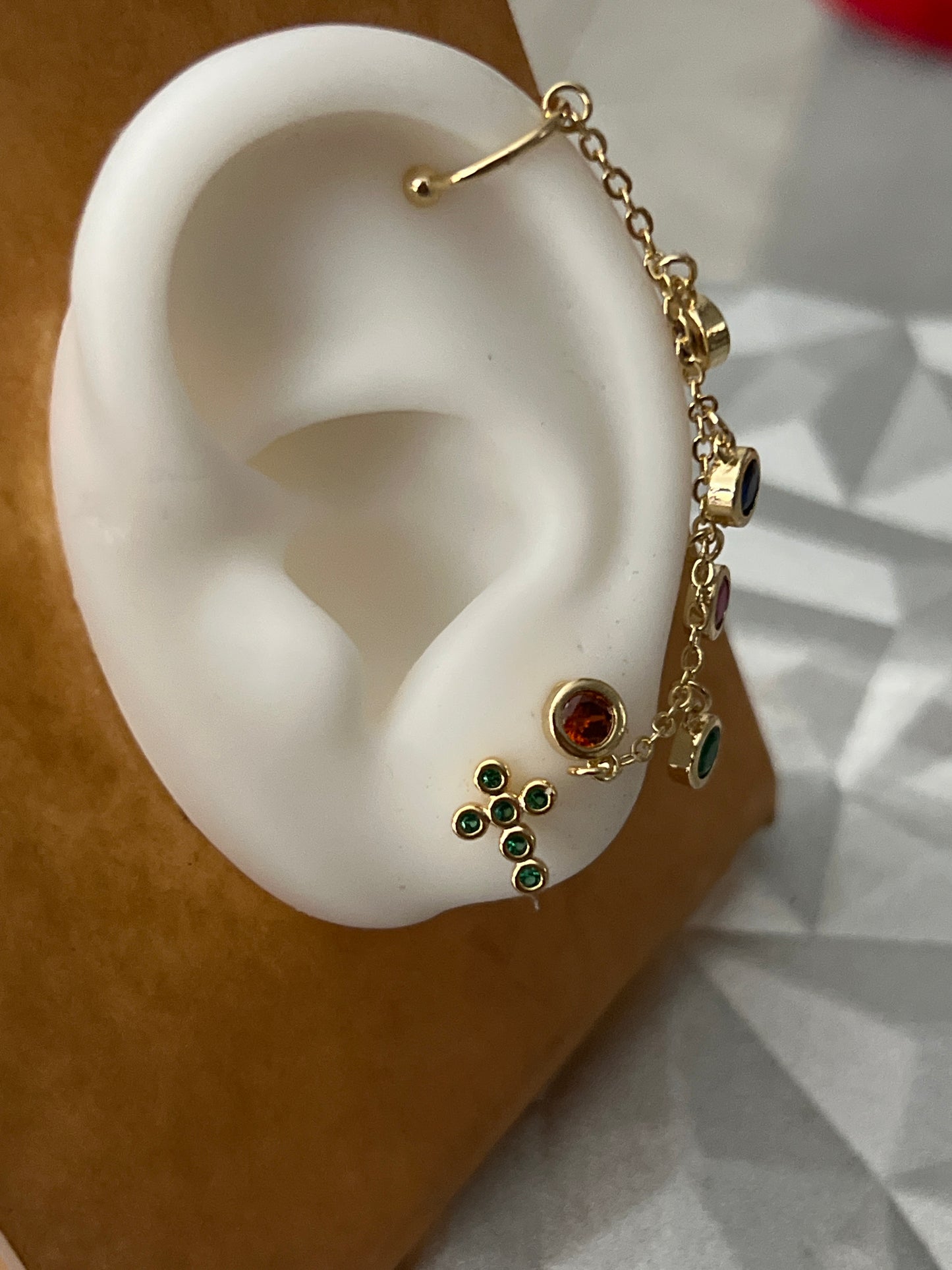 Pantalla Ear cuff