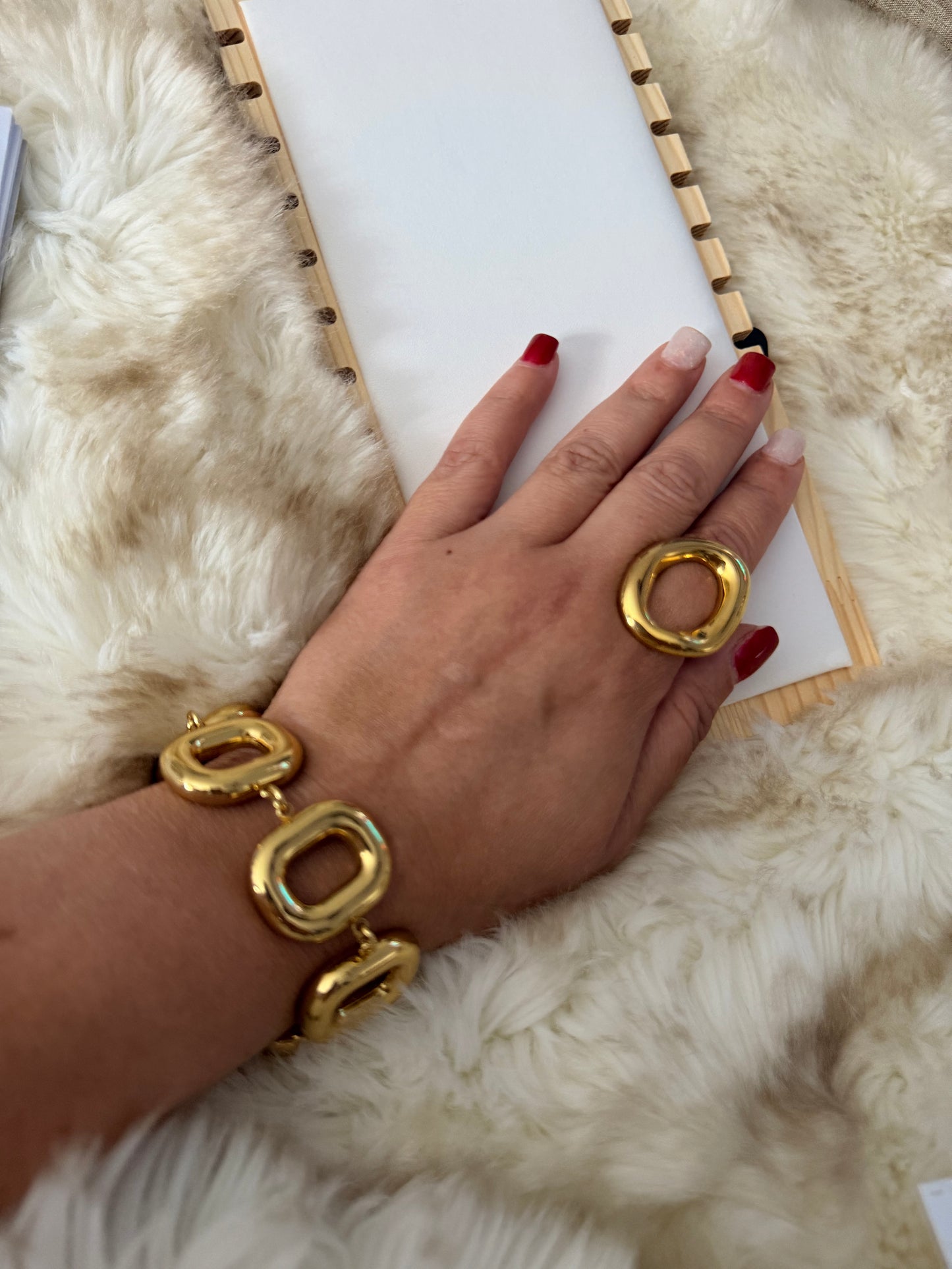 Circular Ring L