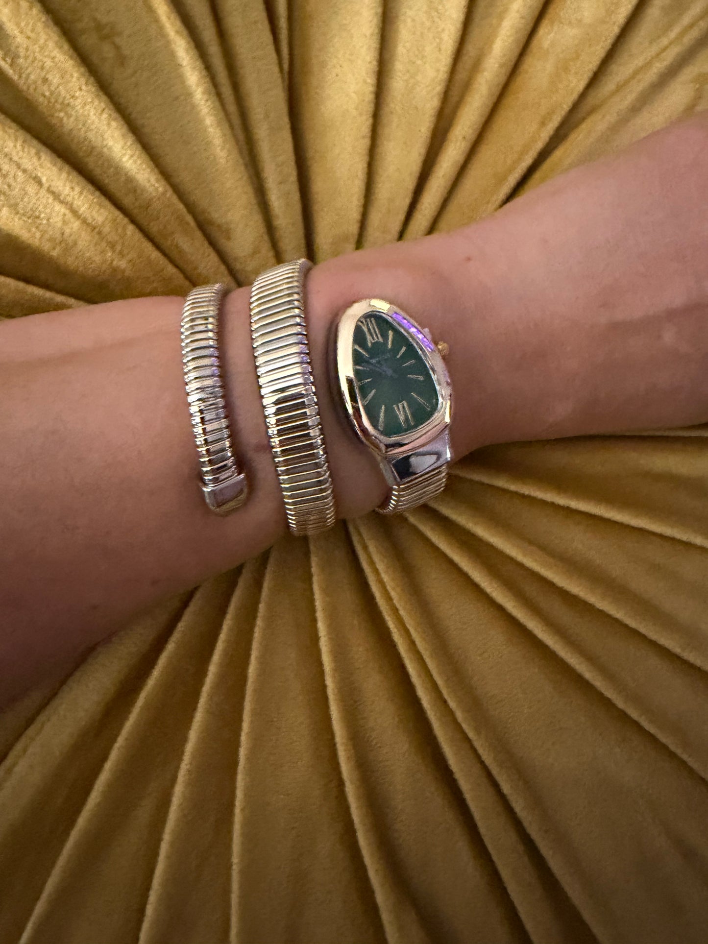 Reloj Serpiente Aura Dorada de Doble Vuelta.