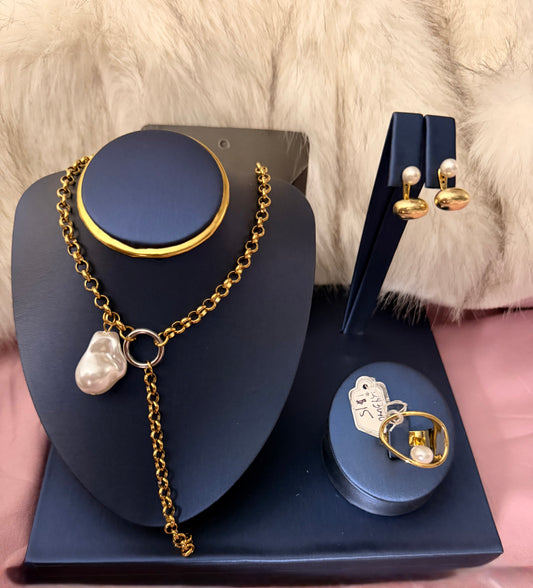One pearl necklace