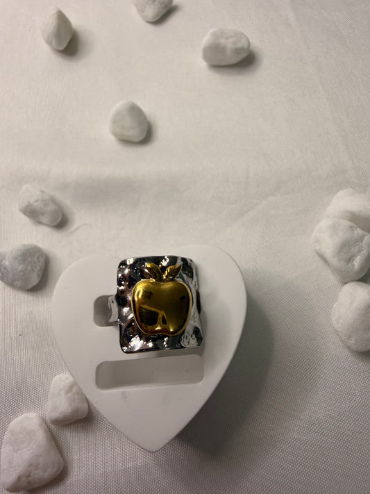 Ring Apple