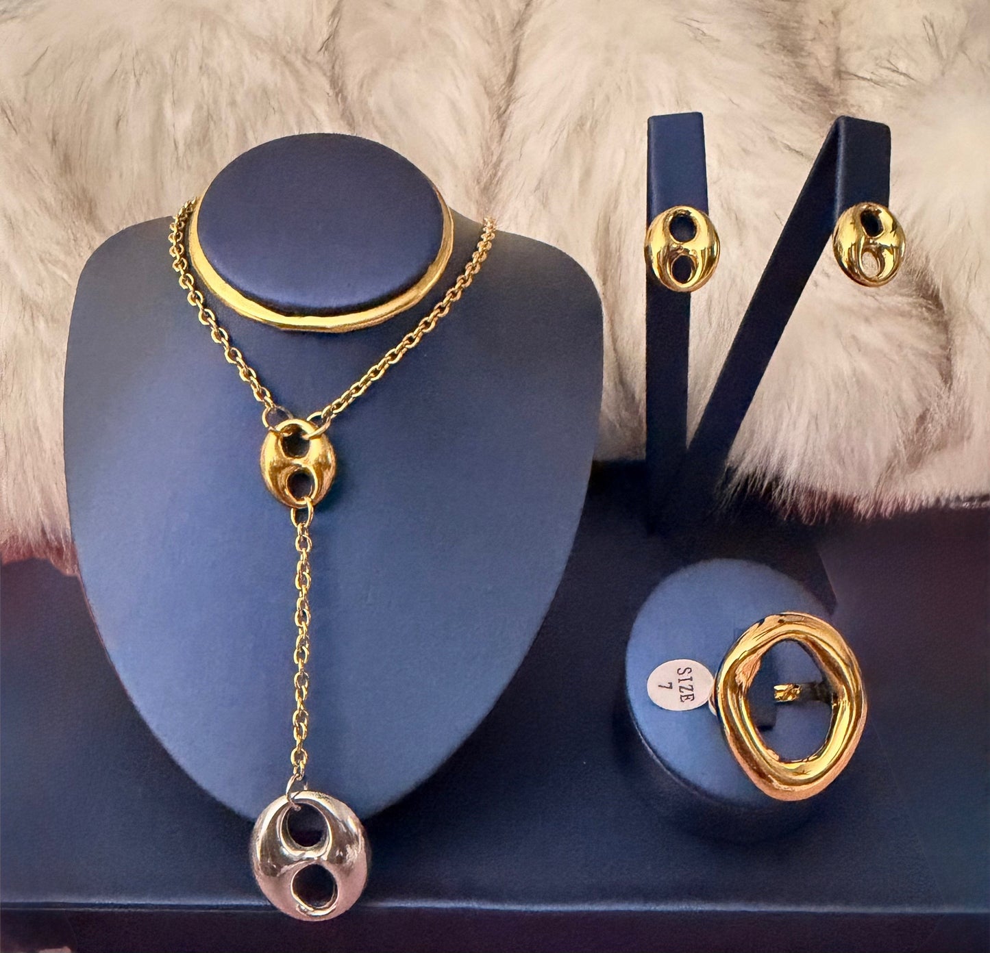 Necklace GG